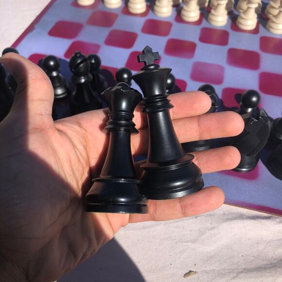 Large Chess Set - Purple Violet - Picture 2 of 12